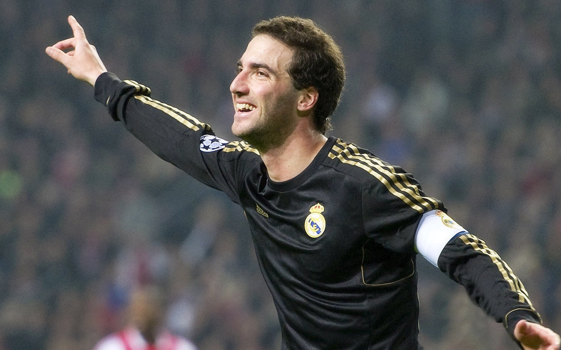 萨默·麦金托什突破自我刷新赛会纪录，麦金托什海报